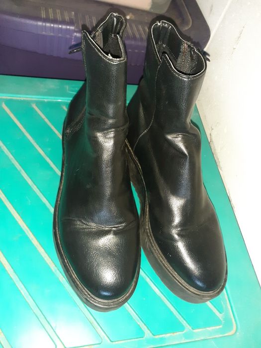 Ghete 37 piele..