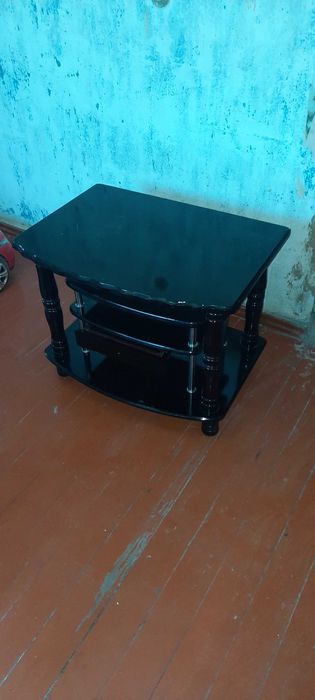 Продаю тумбу под телевизор