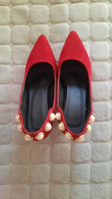 Продам туфли новые