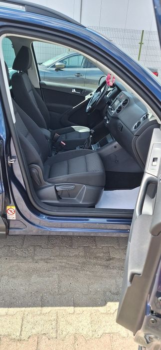VW Tiguan  an 2011 motor 2.0i benzină 211 CP Full options 125.000 km 100% REALI Înmatriculat România taxe la zi distribuția schimbată etc;