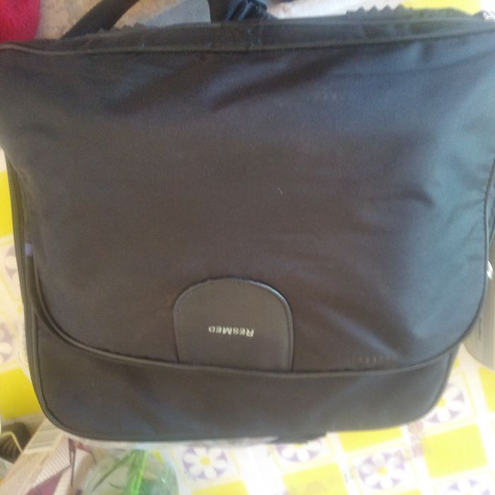 АПАРАТ ЗА Неинвазивна и инвазивна вентилация RESMED STELLAR 150