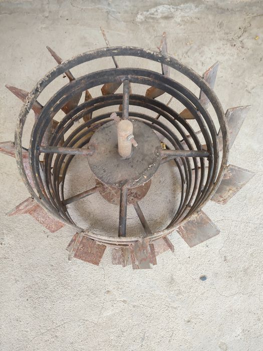 Продам колеса для плуга.