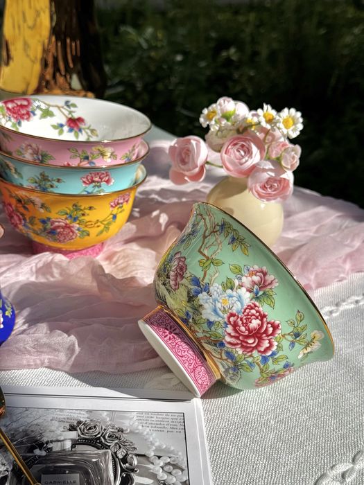 Яркие Пиалы из костяного фарфора с пионами. 6 расцветок