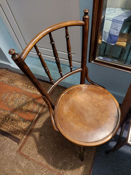 Oglinda,cristal Cipandalle măsuță ,scaun si cuier  thonet e thonet Bur
