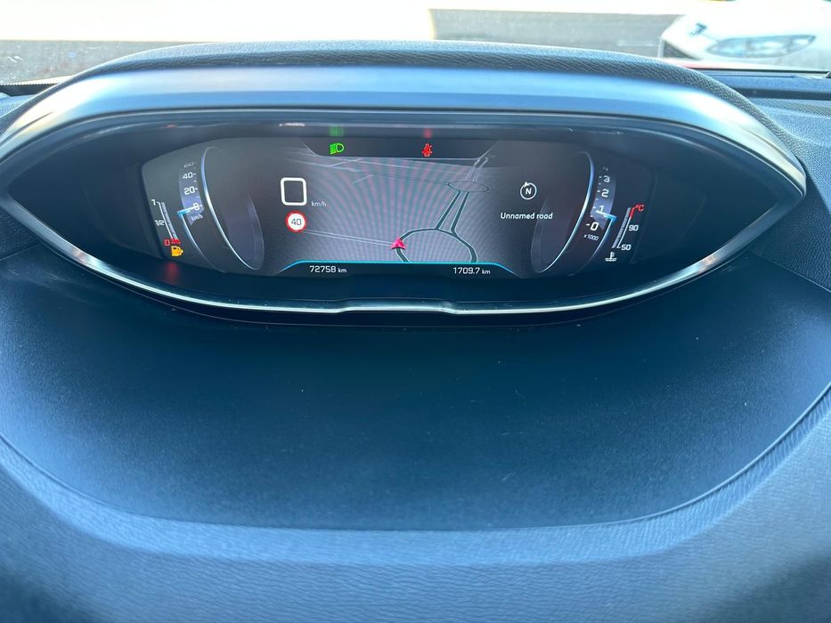 Vând Peugeot 3008 2019 1.2 benzina