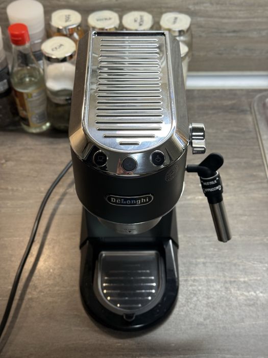 Кафемашина Delonghi Dedica Style EC685.BK
