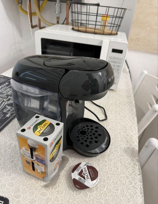 DescriereVând espressor cu capsule Bosch Tassimo Happy