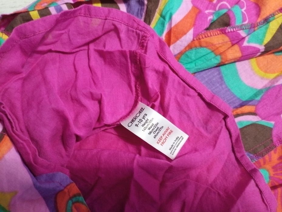 Прекрасна цветна рокля 140