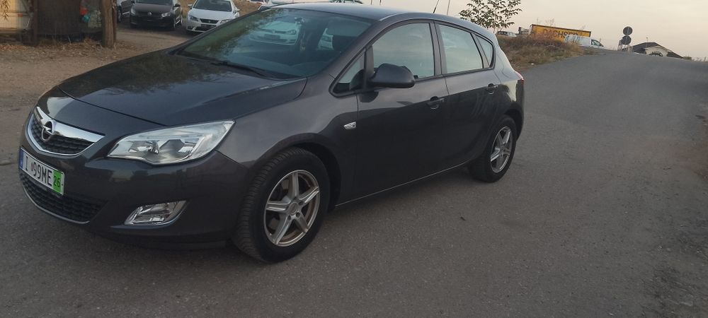 OPEL Astra 2011 — imagine 3
