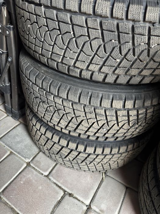 Шины зимние 265/65/17  Новые