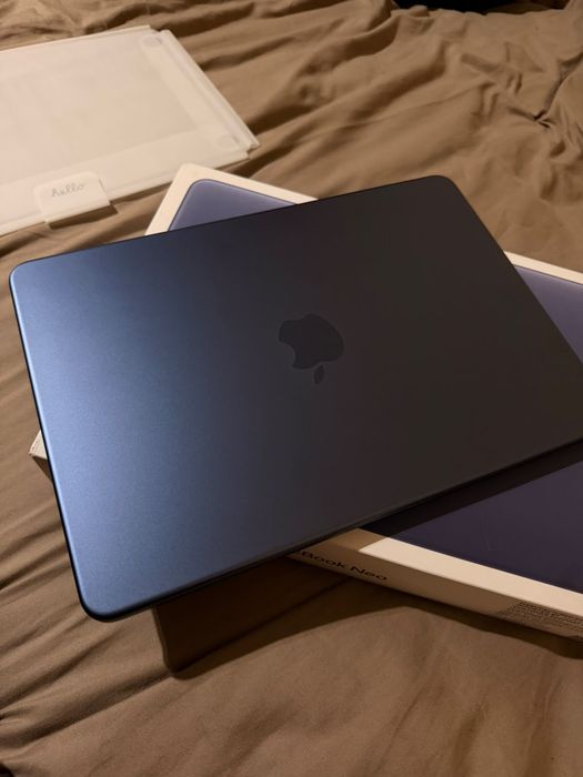 Apple MacBook Neo 13