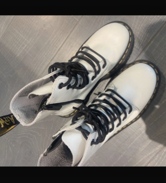 Bocanci ghete Dr Martens Jadon albi, masura 40
