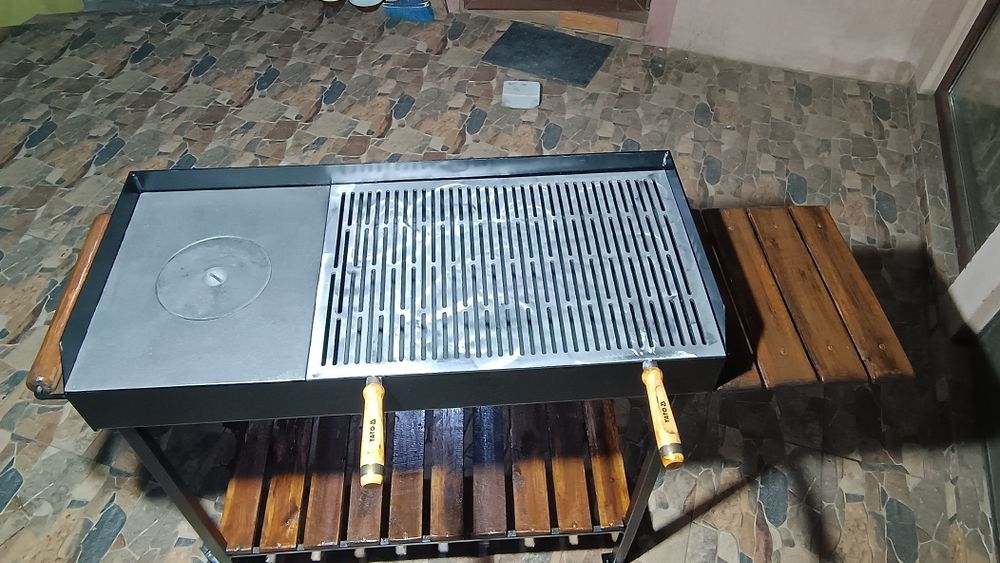 Mobil cu roți un grătar deosebit