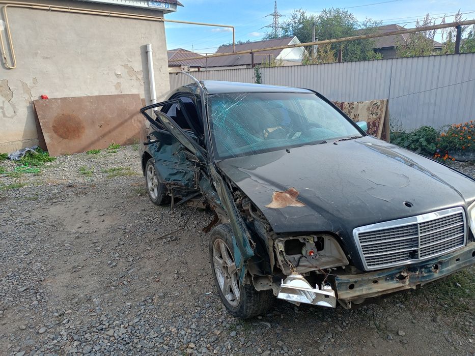 Мерседес с 180  продается 202 кузов