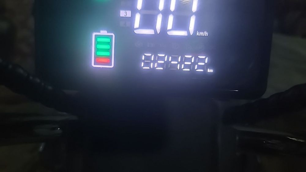 Elektron skutr  sotiladi