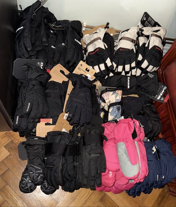 Vand manusi barbati, Burton si Dakin, noi cu eticheta, diverse marimi