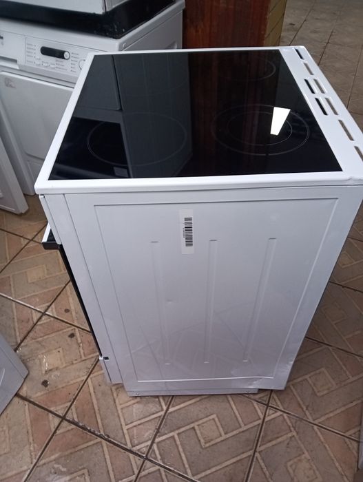 Като нова  свободно стояща печка с керамичен плот Gorenje с Гаранция!