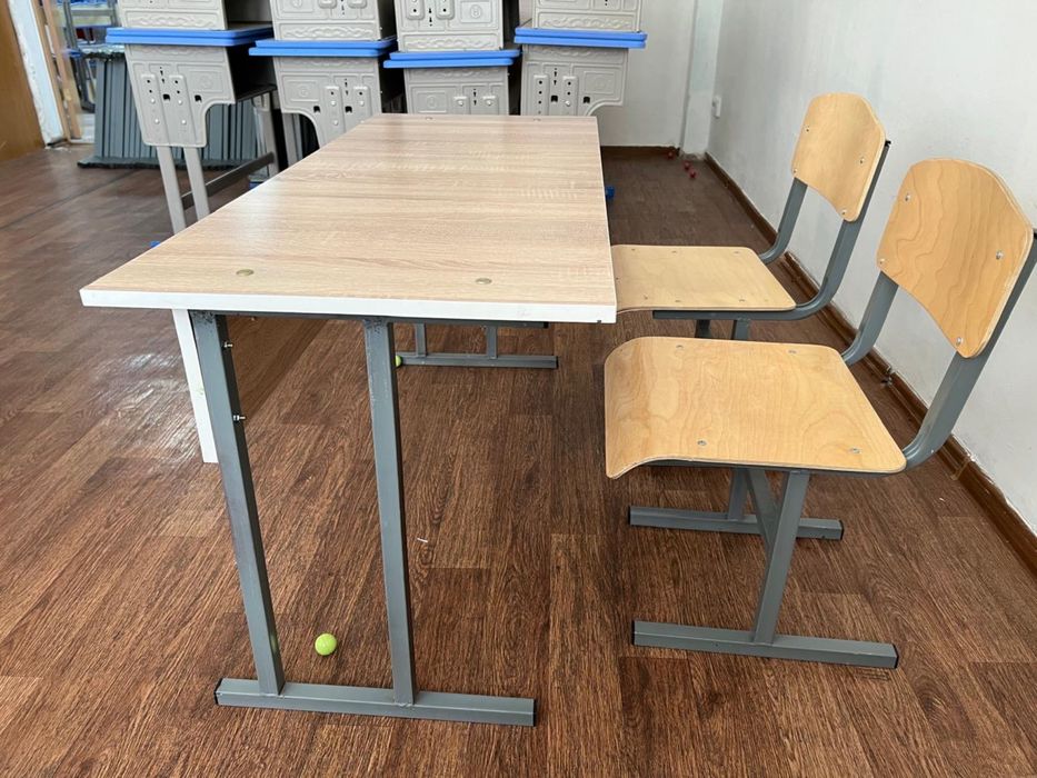 Продам школьные парты
