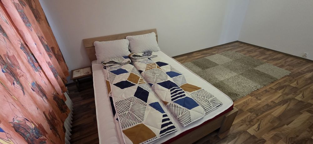 2 Camere Decomandat Rovine Pizza Ibiza Parter