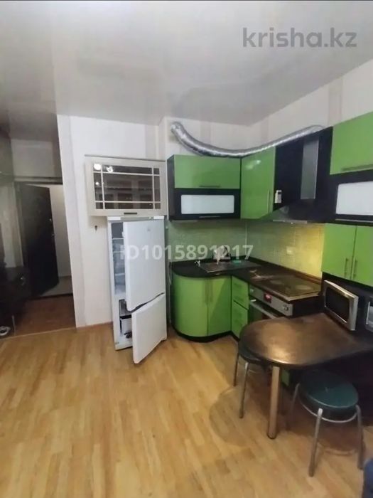 Продам кухню угловой  б/у   200000  самовывоз