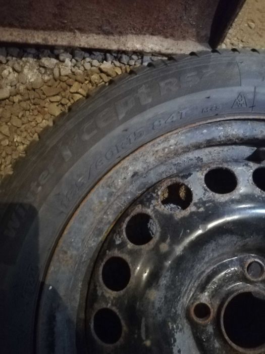 Anvelope iarna cu tot cu genti