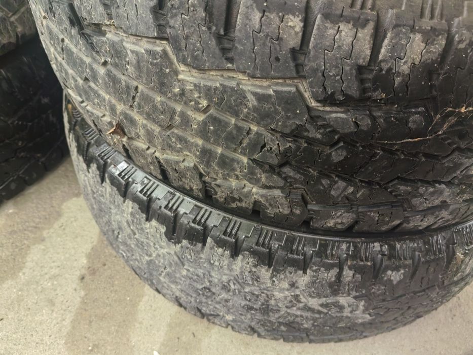 Продам шины б/у.
