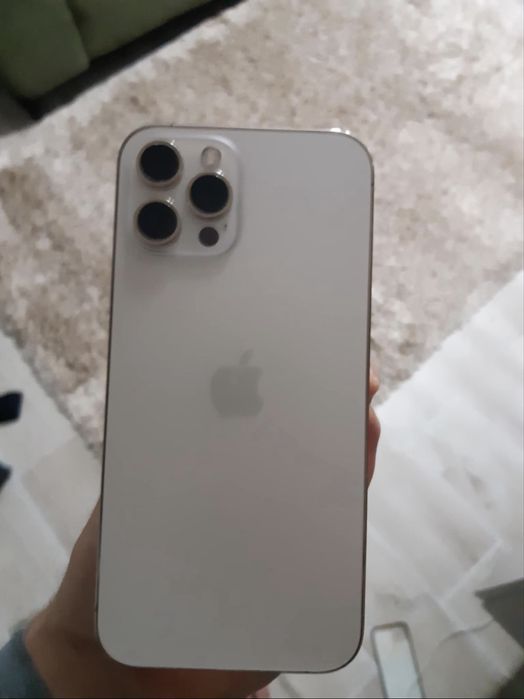 Iphone 12 pro max gold