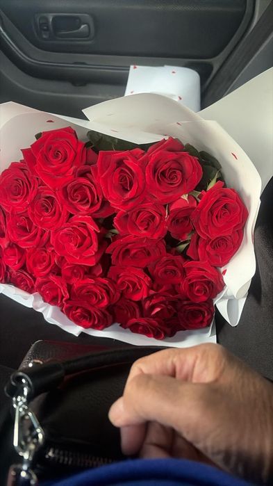 Продам 2 букета цветов