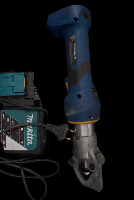 Presa electrică de sertizat Klauke EKM 60iDCF