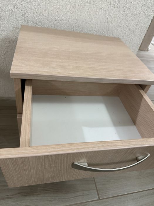 2 бр. Нощни шкафчета