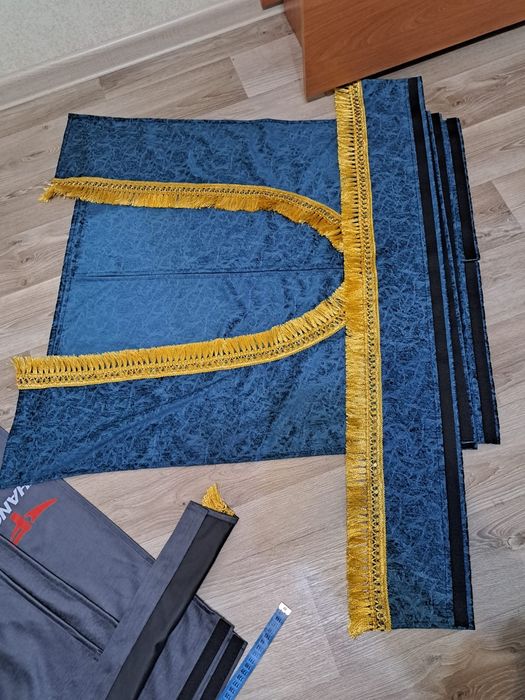 Продам шторки в салон