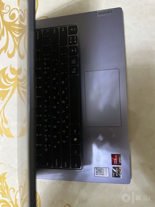 Noutbuk Lenovo yengi