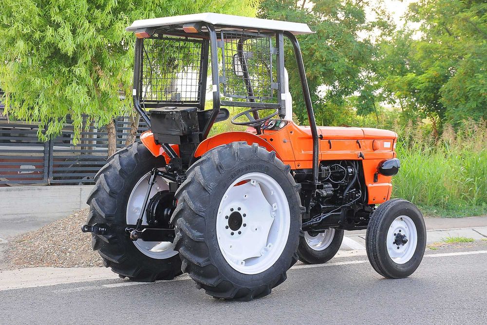 Tractor vie viticol utb universal VR445, 3 cilindri 45 CP cutie 2 manete, carte RAR ofer fiscal