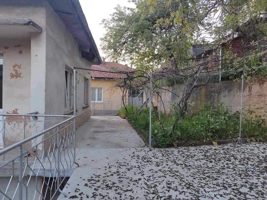 Къща в Перник кв. Ралица