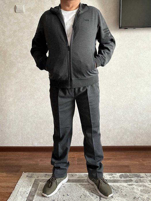 Новый мужской спортивный костюм