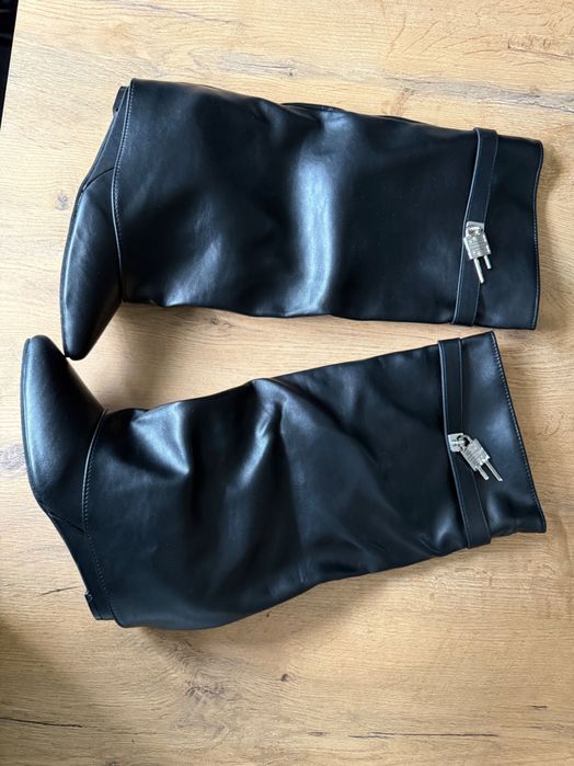 Дамски ботуши нови