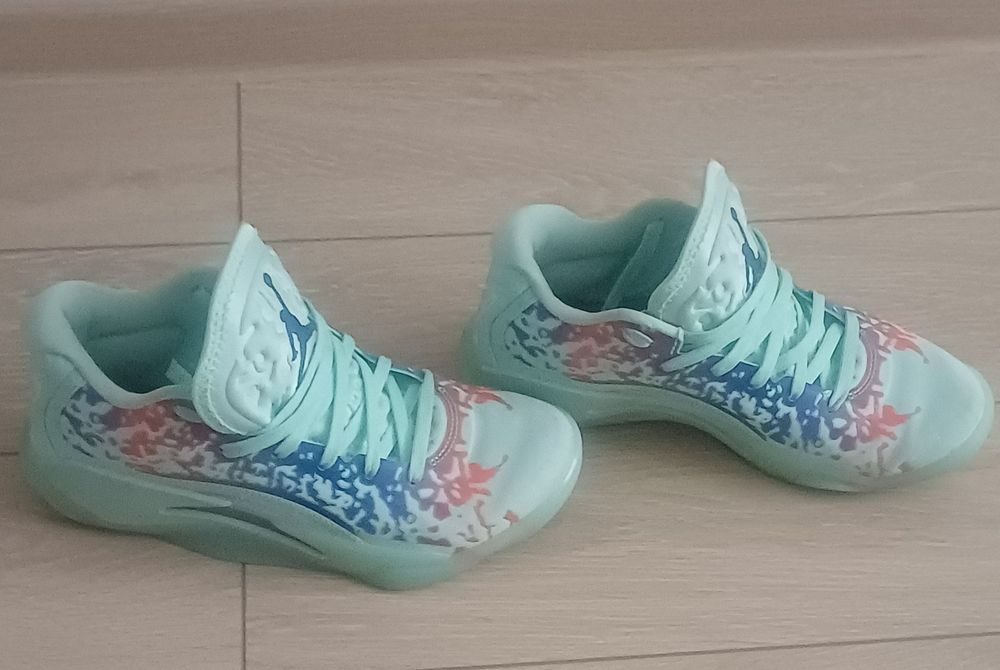 Adidași Nike, unisex, mărimea 36,5