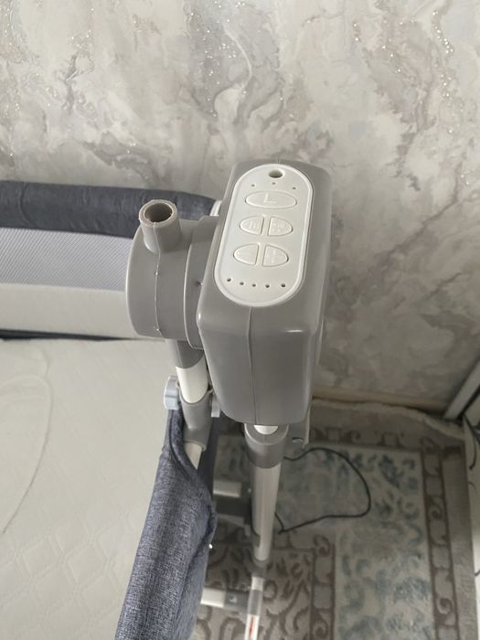 Деткая кроватка манеж