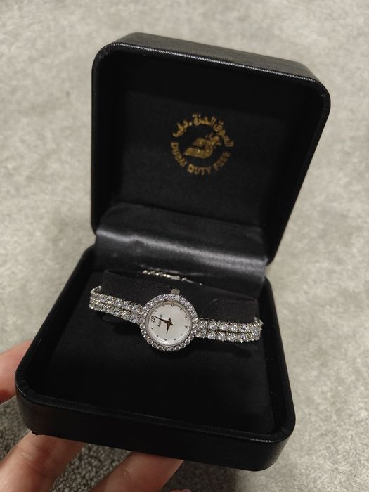 Дамски ръчен часовник Accurist