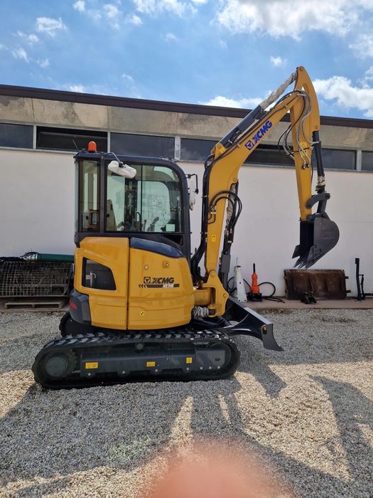 Vand sau schimb miniexcavator xcmg motor kubota 4200kg