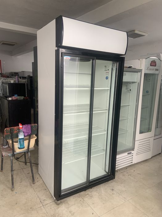 Хладилна витрина с плъзгащи врати 90см