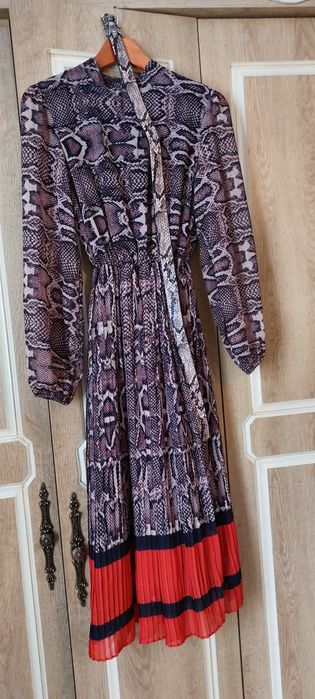 Женские платья  44р