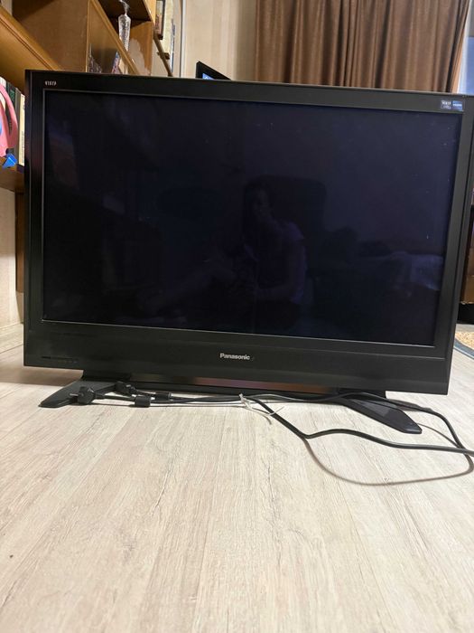 Телевизор Panasonic б/у (42")