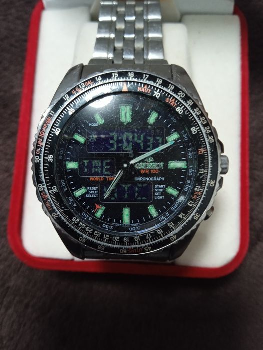 Срочно продам мужские часы