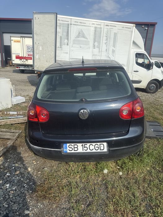 Dezmembrez golf 5 1.4 benzina
