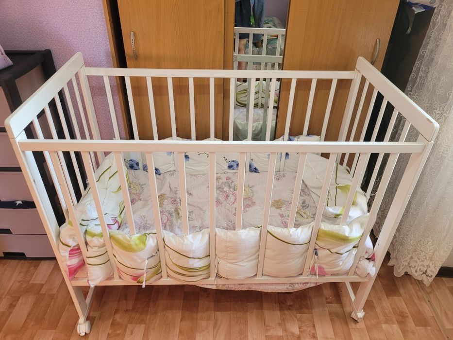 Продам манеж кровать