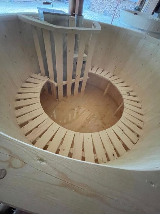 Ciubăr din lemn jacuzii