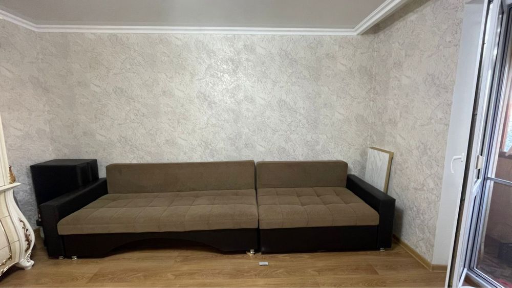 Продам диван в хорошем состояние