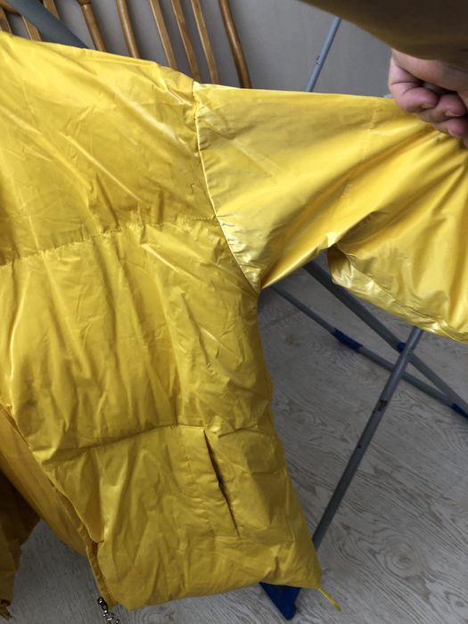 Продам куртку. В желтом цвете.