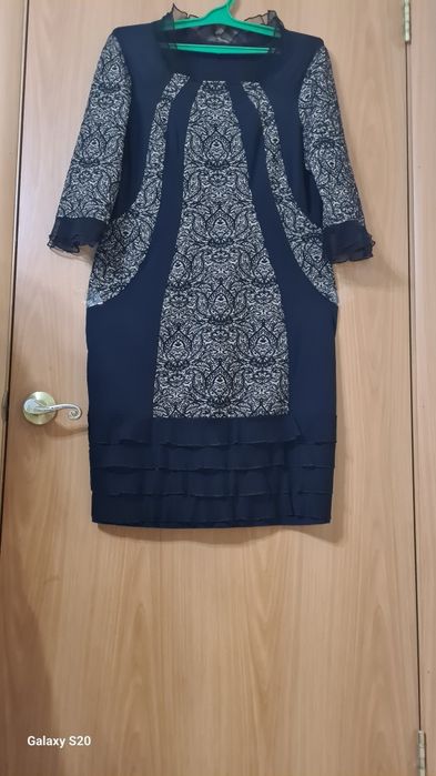 Красивые платья б/у, размер 50